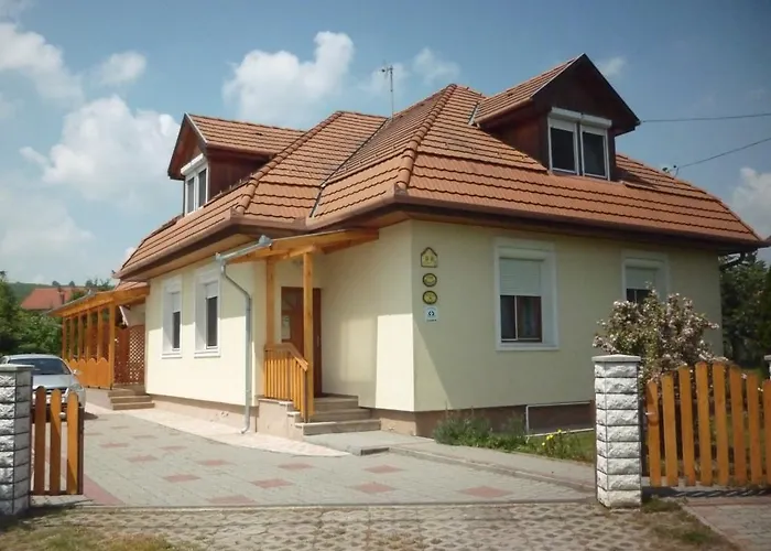 Barbara Apartmanhaz דירה Kehidakustány